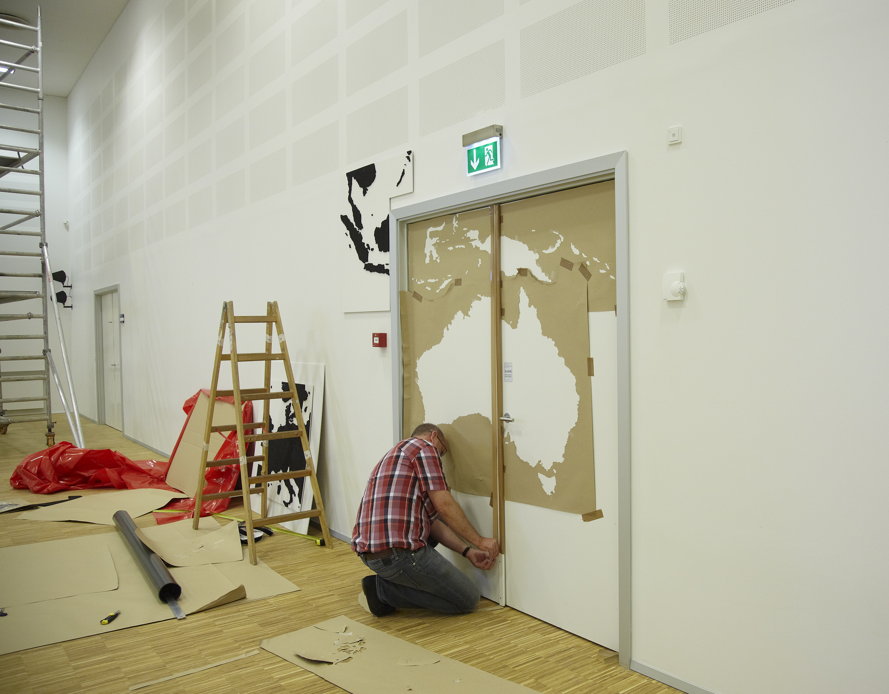 fraster, filt, opklæbning, akustik, uld filt, inspiration, design, indretning, filttavle, udsmykning, opklæbet filt, filt på væg, limet filt, vægfilt, filtfarve, dekoration